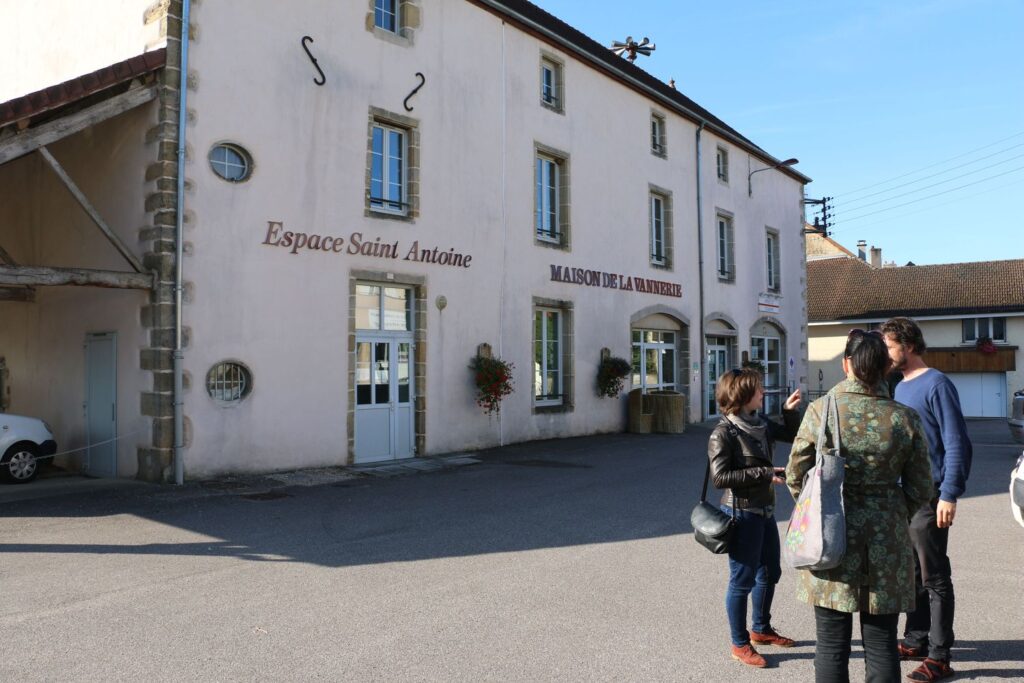 Dom košikárstva vo Fayl-Billot, v ktorom je múzeum remesla, sídlo Asociácie na podporu a rozvoj košikárstva i priestory na tvorivé podujatia. Foto: Peter Juriga
